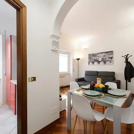 Vatican House * Roma