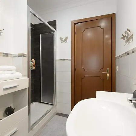 Vatican House * Roma